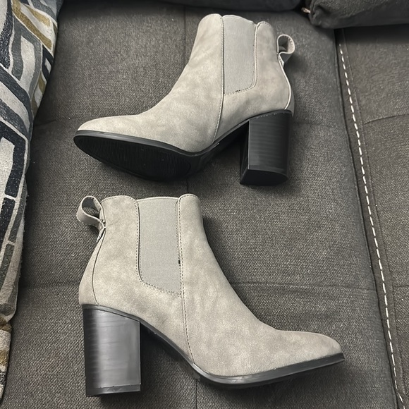 RUE 21 Grey Booties - Picture 2 of 3
